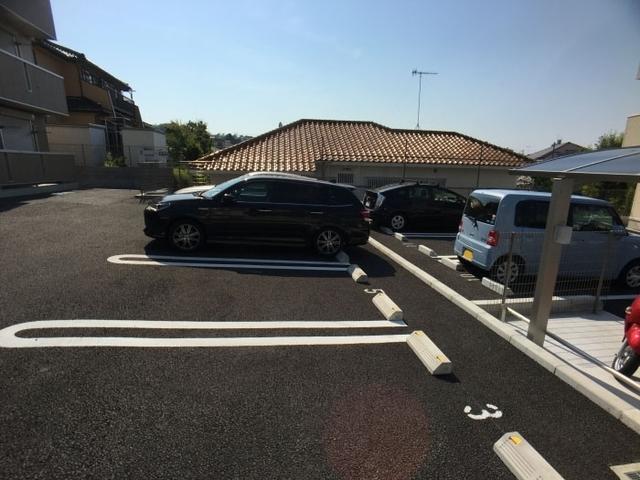 クレセリアⅢ（101） 駐車場