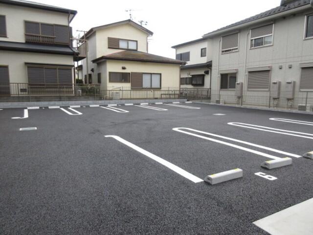 コートミカエルＢ（105） 駐車場