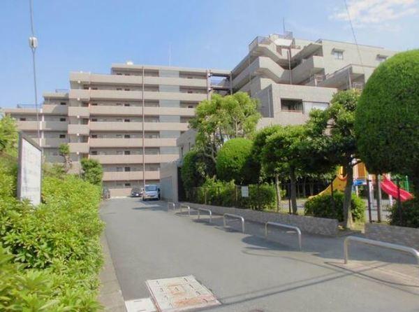 南林間パーク・ホームズ２番館 外観