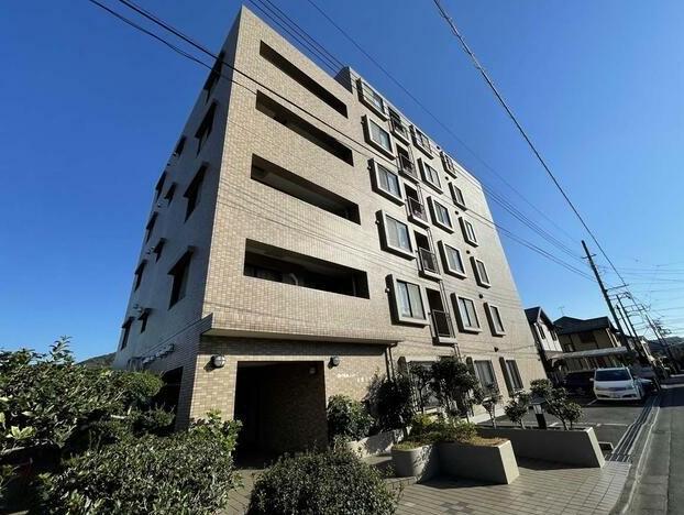 ロイヤルシャトー秦野元町 外観
