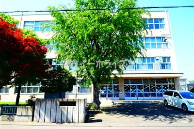 札幌市立発寒中学校：688m
