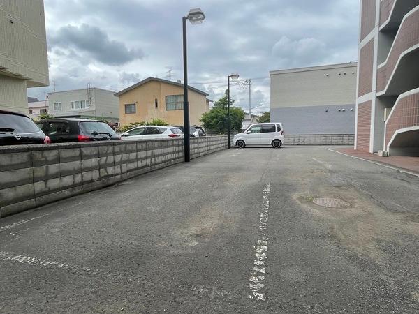 ドルチェ旭ヶ丘 駐車場