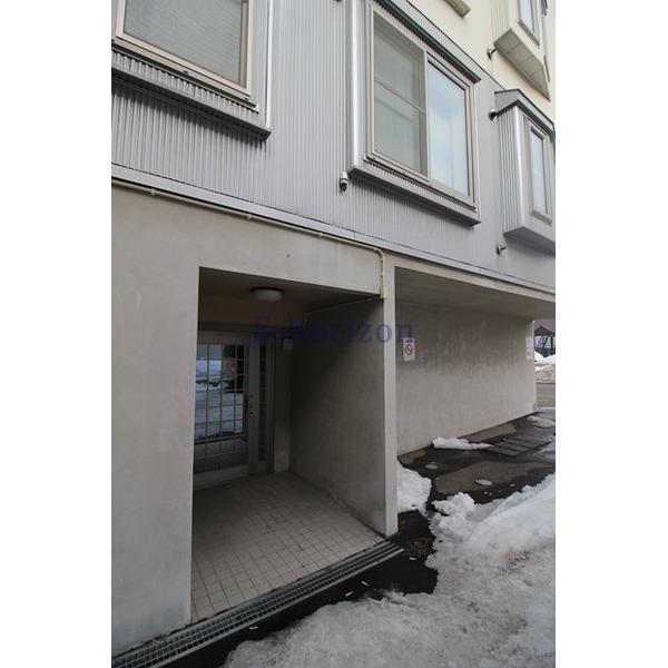 プレシャス１２番館（205） エントランス