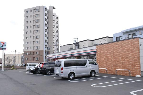 セブンイレブン札幌北19条東店：231m