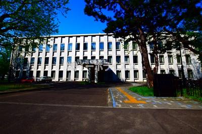 北海道警察本部琴似庁舎：1178m