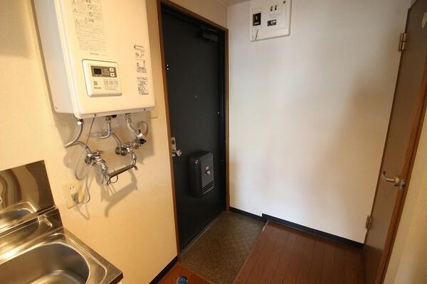 ルピナス美園（101） 玄関