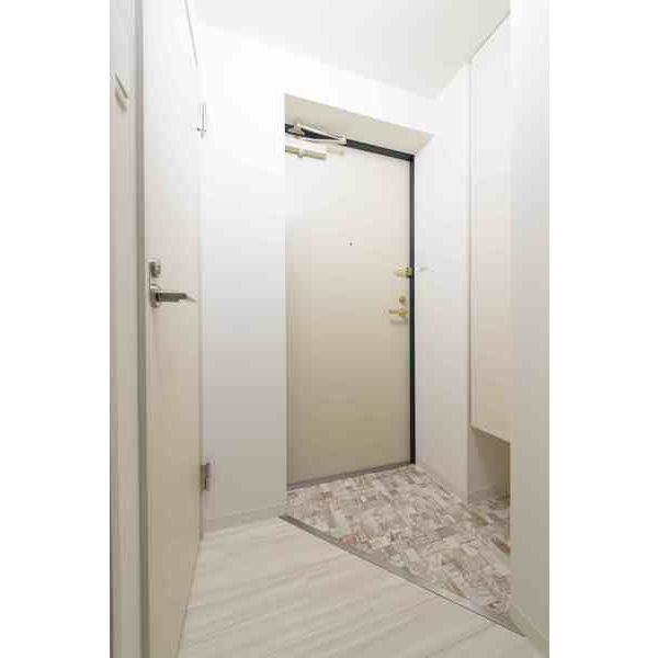 FLOS PROVA（105） 玄関