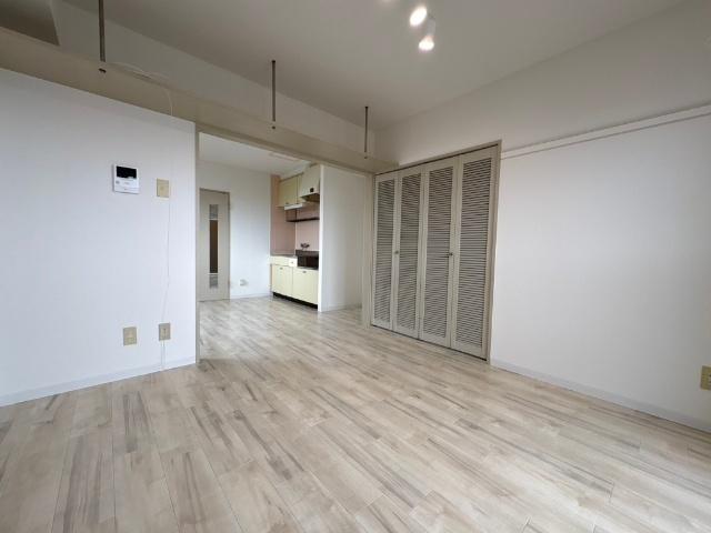 ローヤルハイツ月寒東5（305） 室内