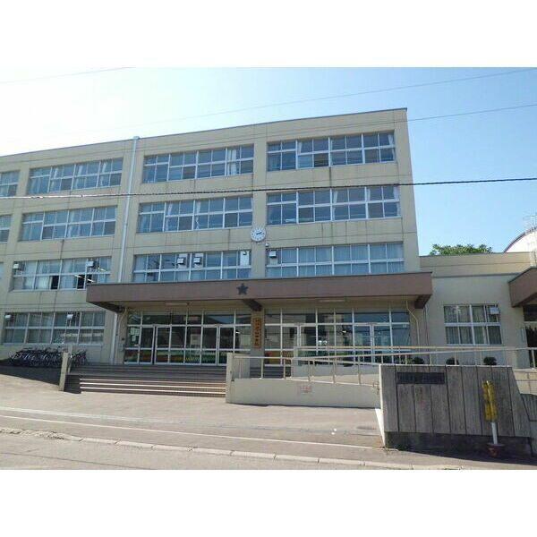 札幌市立琴似中学校：714m