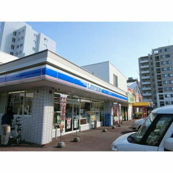 ローソン札幌北7条東店：157m
