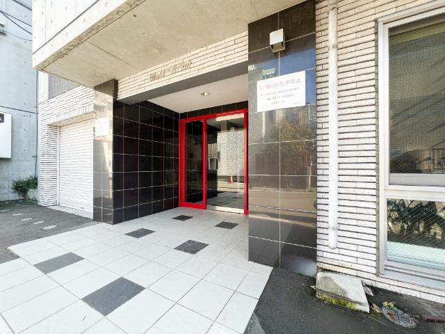 札幌市中央区北四条西マンション エントランス