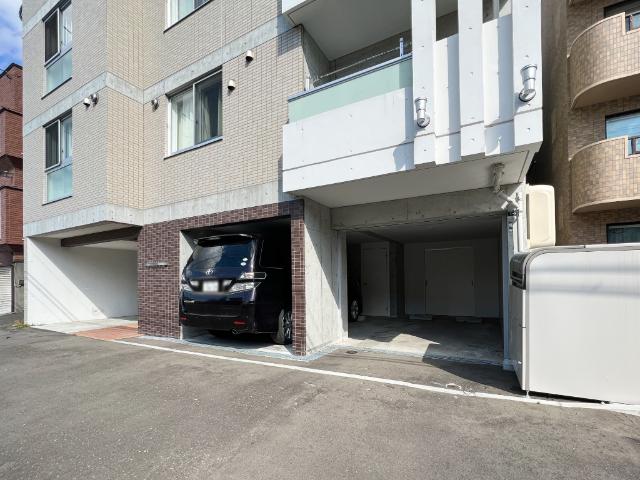 メニーズコート元町西（406） エントランス