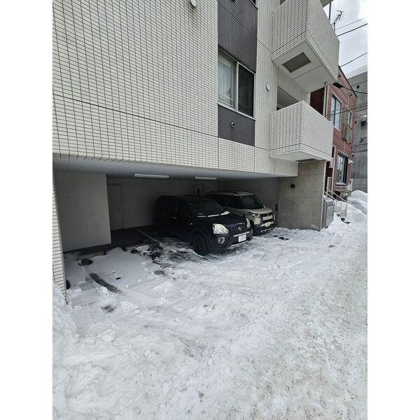 A・Stage(エーステージ)（302） 駐車場