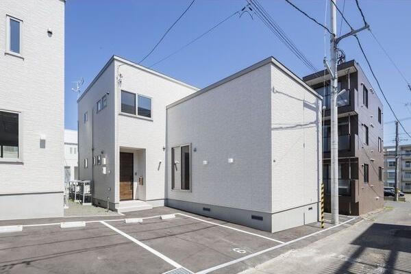 CONCEPT BASE宮の森（C棟） エントランス