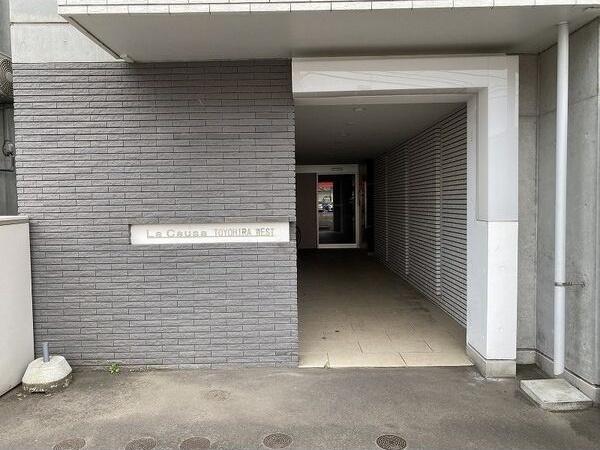 ラコーザ豊平WEST（203） エントランス