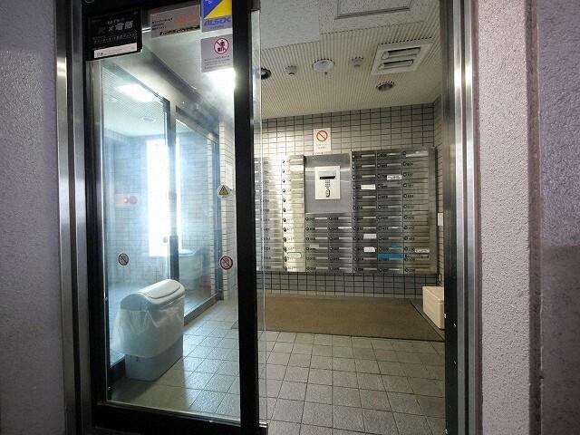 メゾンクレスト北大前（414） エントランス