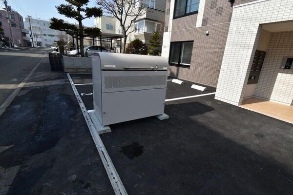 Progress(プログレス)（102） 駐車場