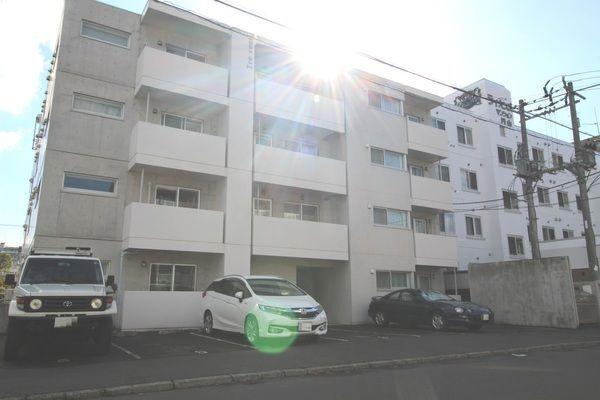 Treventi美術館西（307） 駐車場