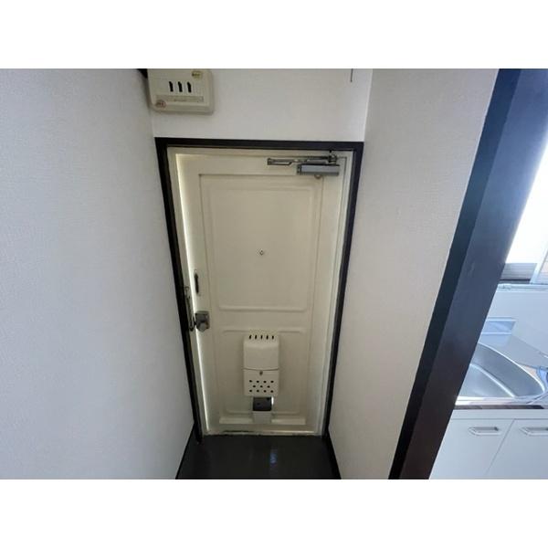 豊中市岡上の町マンション 玄関