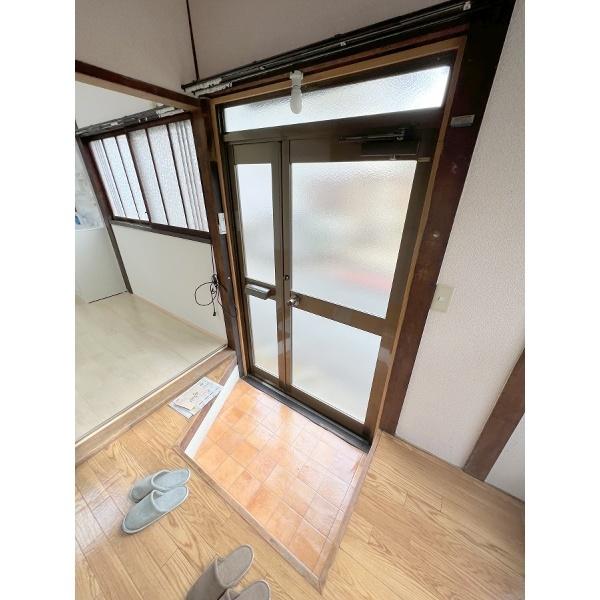 豊中市春日町テラスハウス 玄関