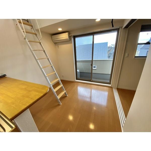 豊中市服部西町アパート リビング