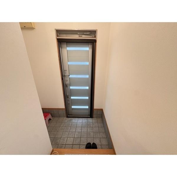 豊中市熊野町一戸建 玄関