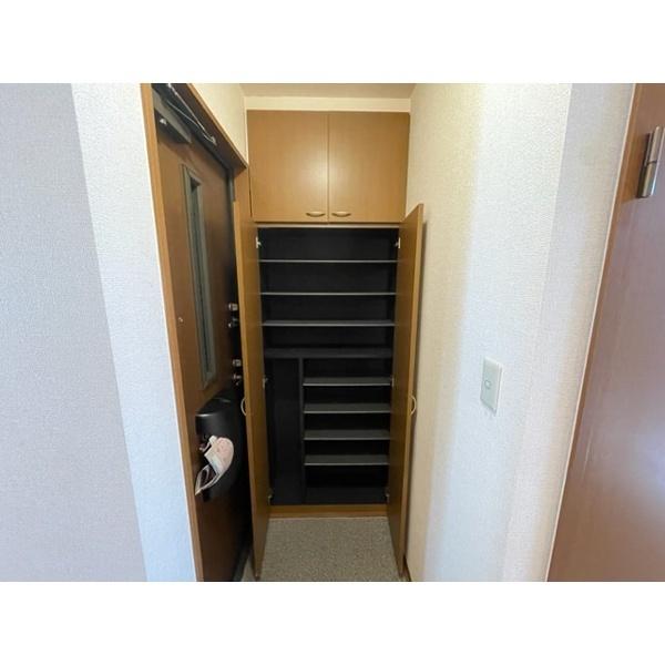 豊中市長興寺南アパート 収納