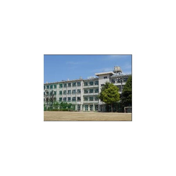 履正社学園豊中中学校：876m