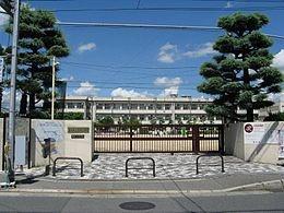 豊南小学校：960m