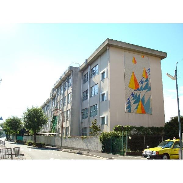 第十中学校：596m