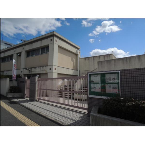 豊中市立克明小学校：87m