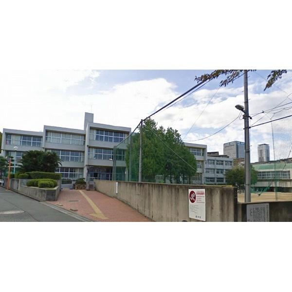 新田小学校：925m
