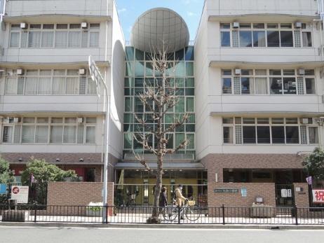 大池小学校：666m