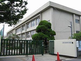 上野小学校：796m