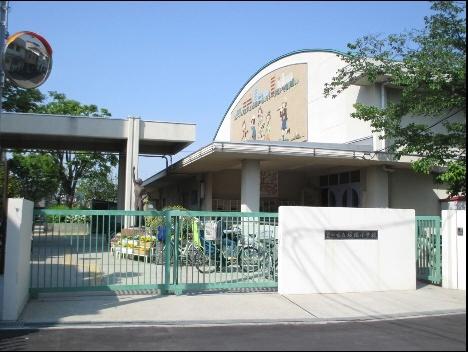 桜塚小学校：155m