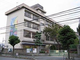 小曽根小学校：295m