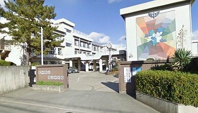 第三中学校：886m