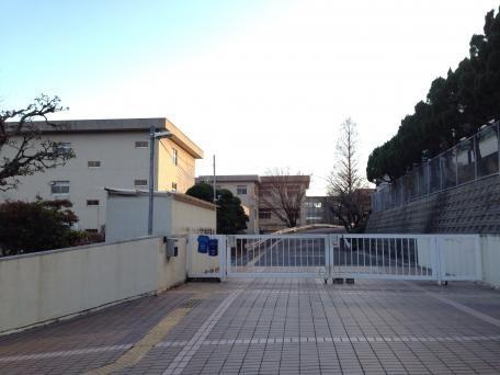 西丘小学校：367m