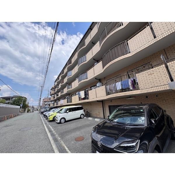 豊中市南桜塚マンション 駐車場