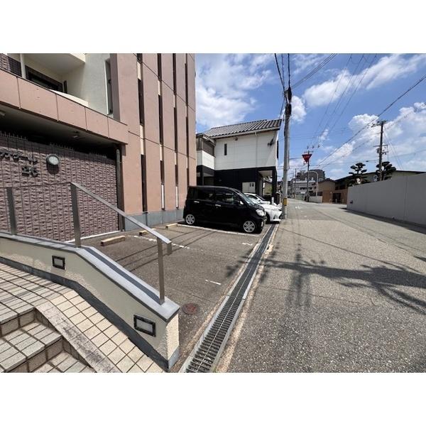 豊中市中桜塚マンション 駐車場