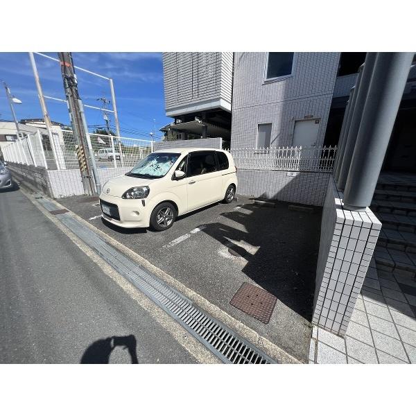 豊中市待兼山町マンション 駐車場