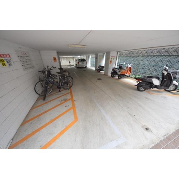 豊中市箕輪マンション 駐車場