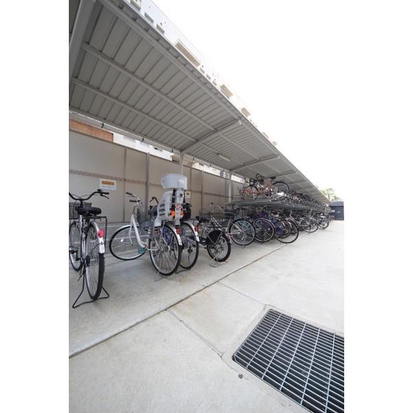 豊中市庄本町マンション 駐車場
