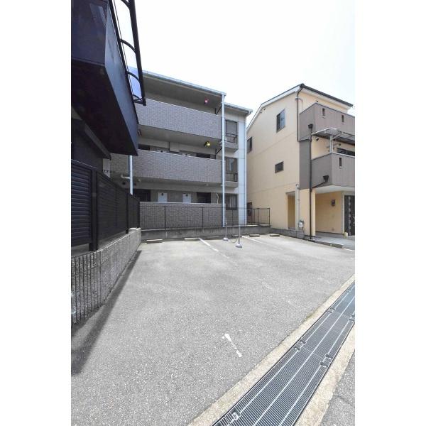 豊中市山ノ上町アパート 駐車場