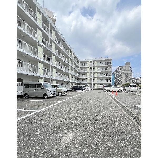 豊中市利倉西マンション 駐車場