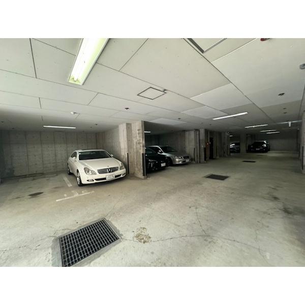 豊中市緑丘マンション 駐車場