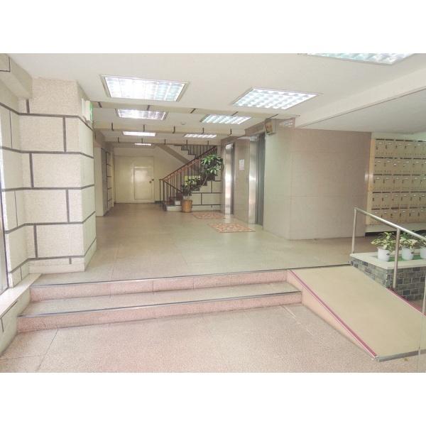 豊中市岡上の町マンション ロビー