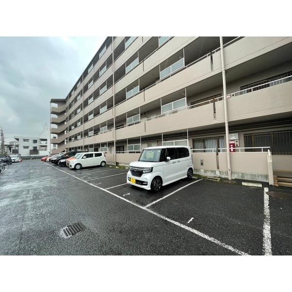 豊中市栗ケ丘町マンション 駐車場