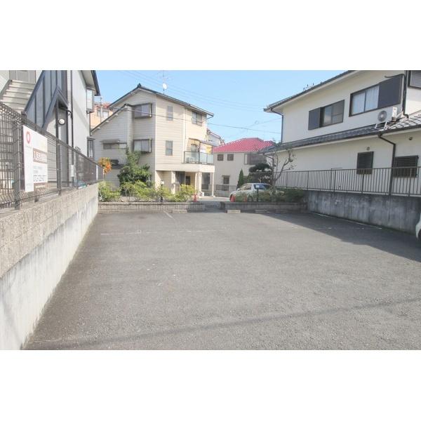 豊中市宮山町アパート 駐車場