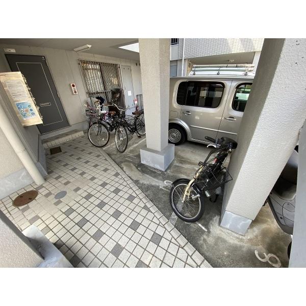 豊中市服部西町マンション エントランス